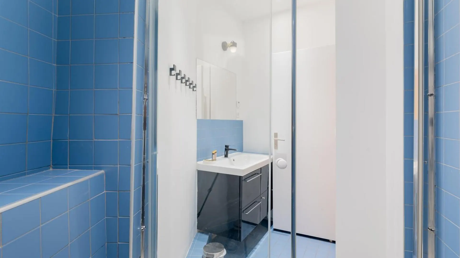 Saint Germain Sartre Apartment París