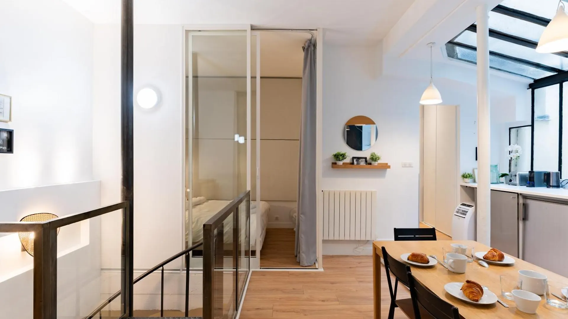 Saint Germain Sartre Apartment París 0*,  Francia
